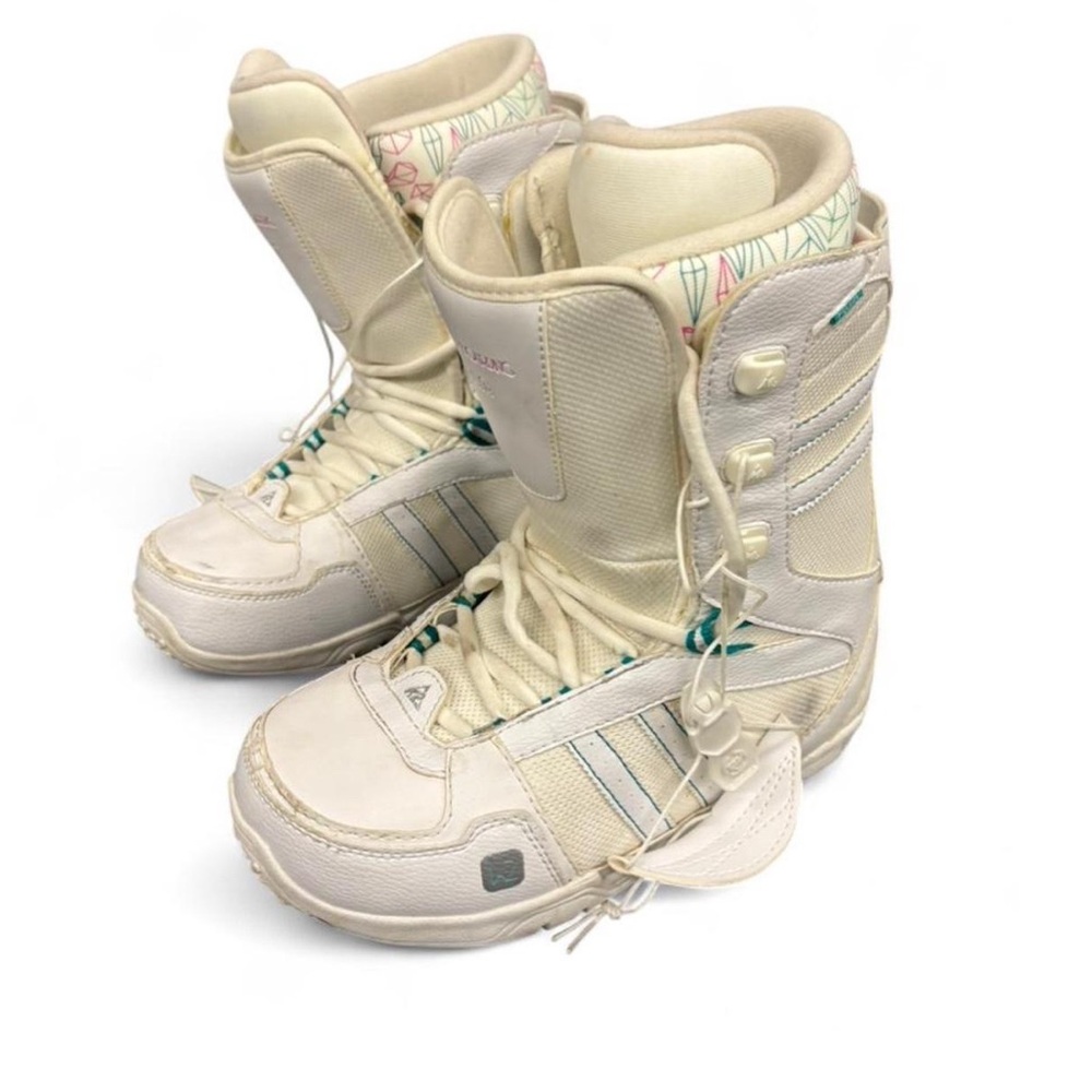 K2 Plush white womens snowboard boots sz 7.5